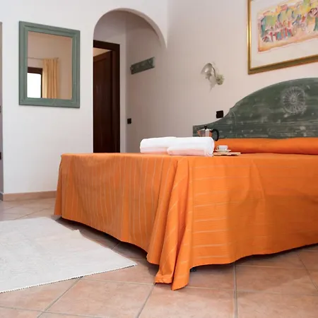 Idyllic Cala Viola Sleeps 2 Apartment