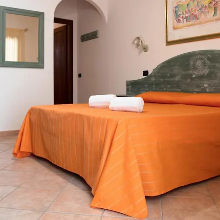 Apartment Idyllic Cala Viola Sleeps 2
