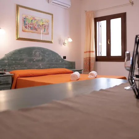 Idyllic Cala Viola Sleeps 2 Apartment *